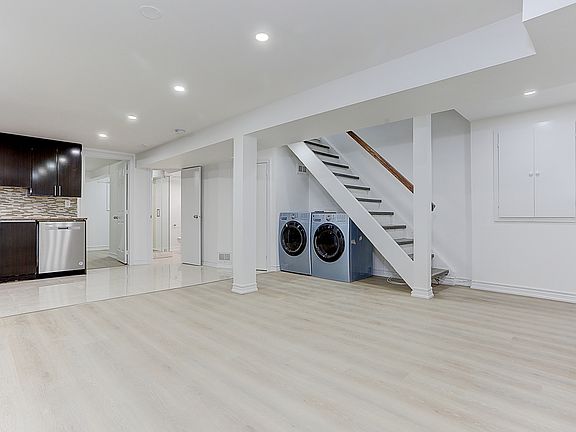 4th image of 3271 Chokecherry Cres Basement Basement