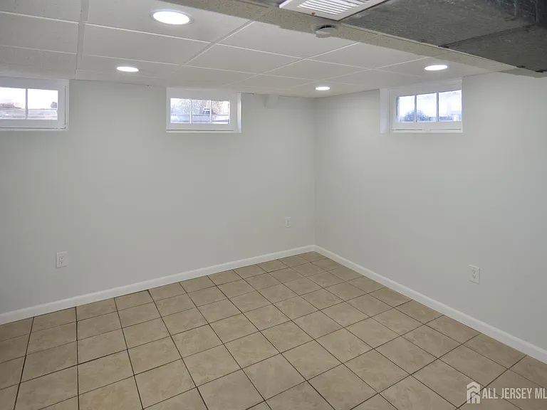 55 Bridge St — Photo 16