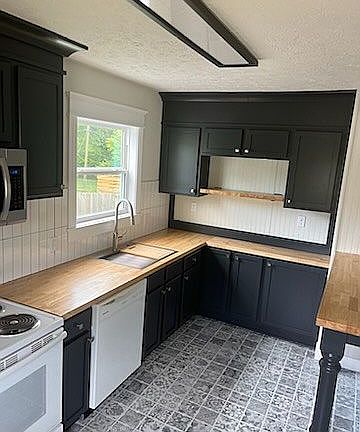 Butcher block counter tops