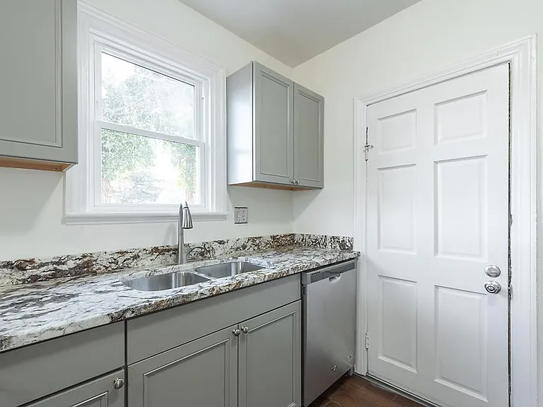 3610 Martin Ave — Photo 15