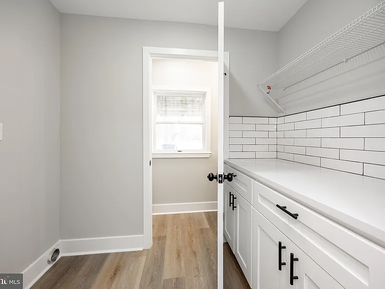 181 W 7th Ave — Photo 11