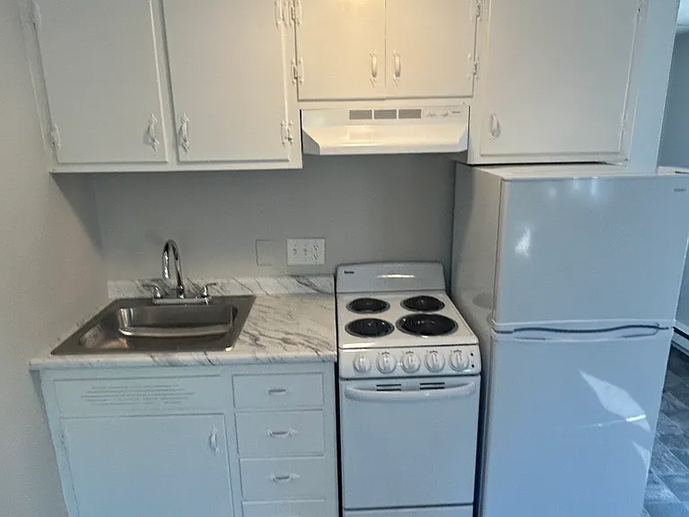 20 Post Office Ave #13 — Photo 5