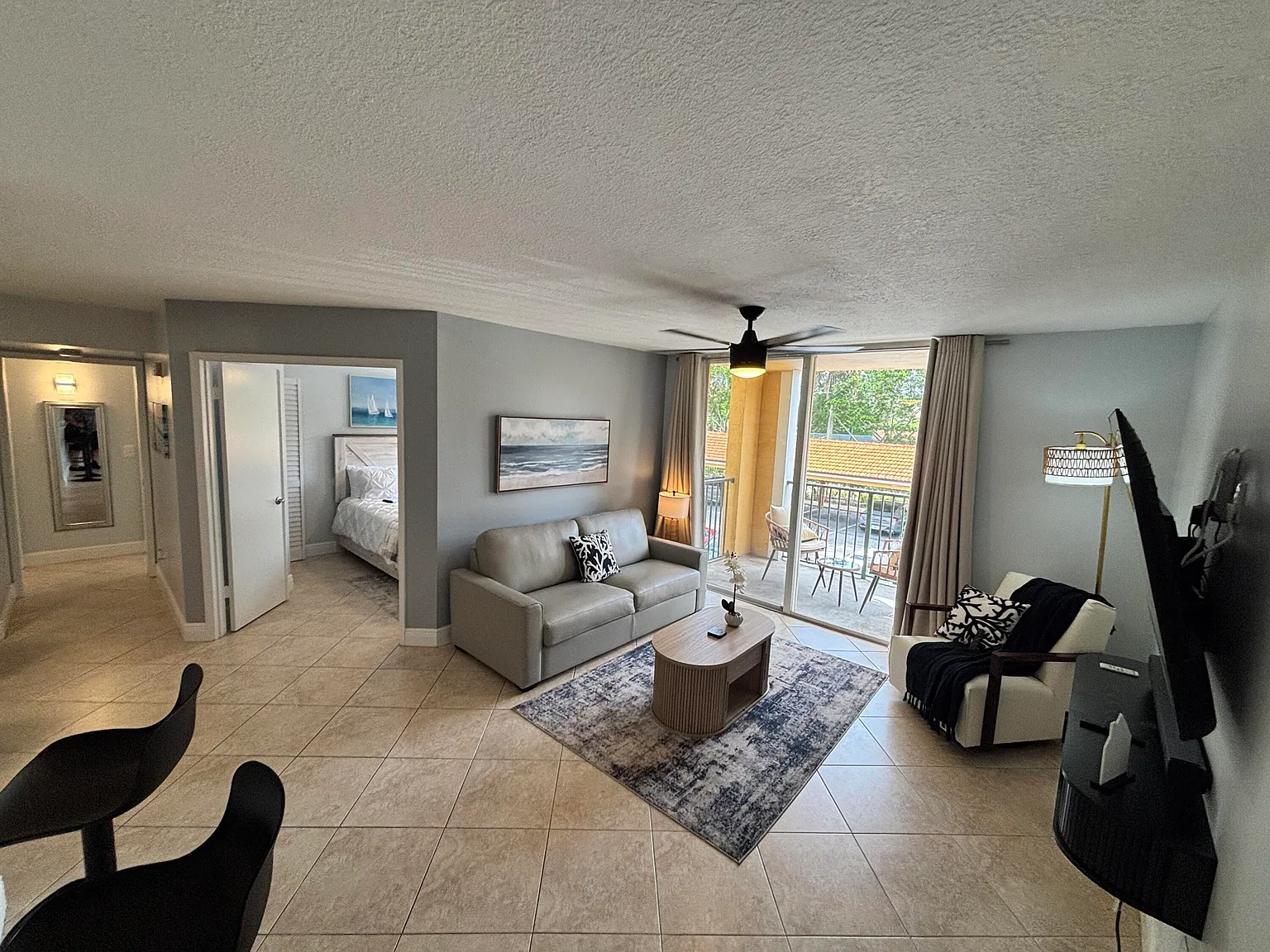 2 bed, 1.0 bath, 922 sqft, $4,800 — Photo 1