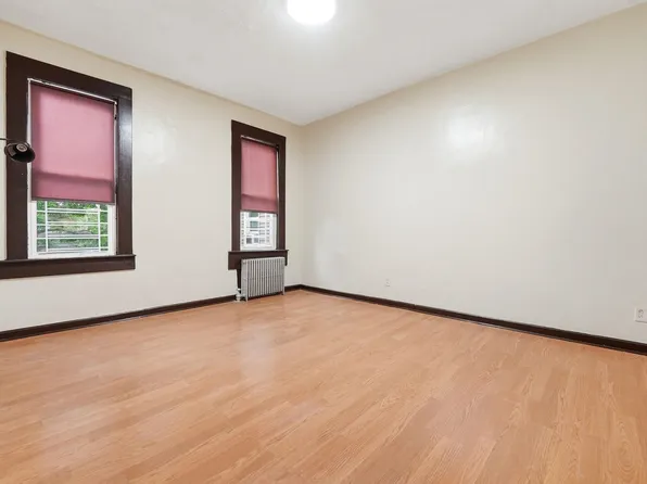 86 Seaview Avenue image 1 of 9