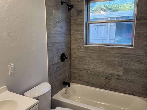 3rd image of 343 W Cedar Dr