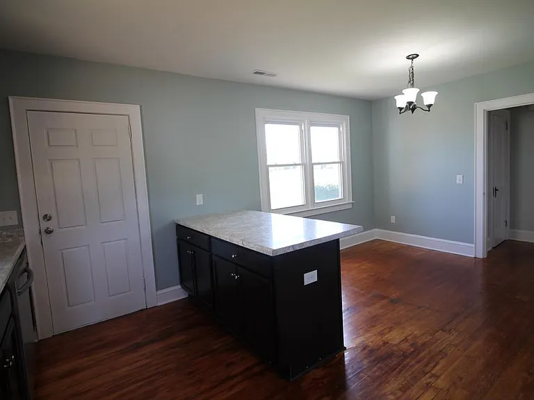 2145 Monroe St — Photo 4