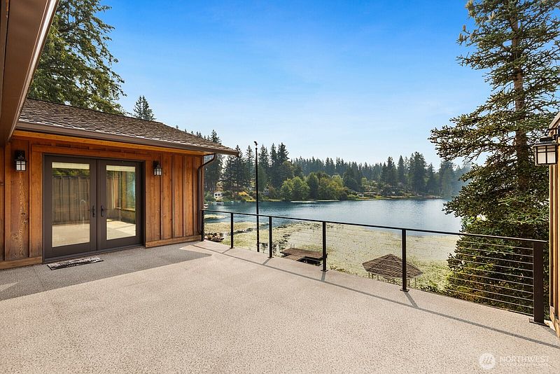 4th image of 30601 SE Lake Retreat North Drive