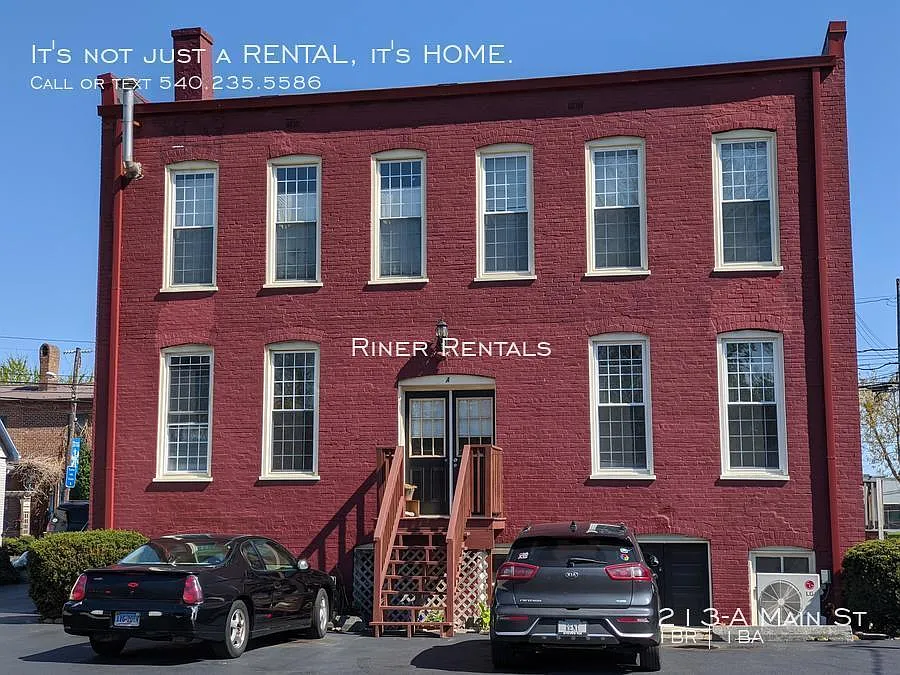 213 Main St photo 1