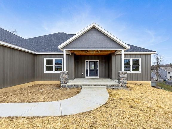 2nd image of 122 Honeysuckle Ln