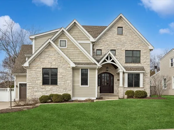 4620 Stonewall Ave, Downers Grove, IL 60515