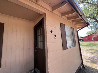 42 Pierce Rd, Huntsville, TX 77320