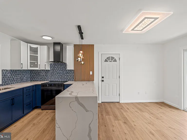 29 Hinsdale Ln — Photo 12