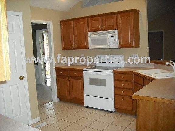 3rd image of 8177 Amhurst Dr