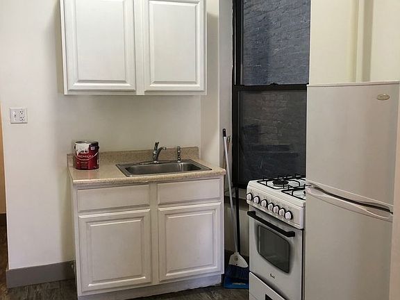 5th image of 430 Halsey St #1