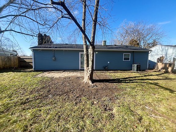 4th image of 3943 Delmont Dr