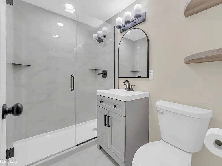 Master Bath Room