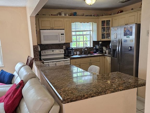 2nd image of 11302 SW 7th Street