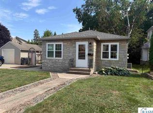 1219 E Main St, Mankato, MN 56001
