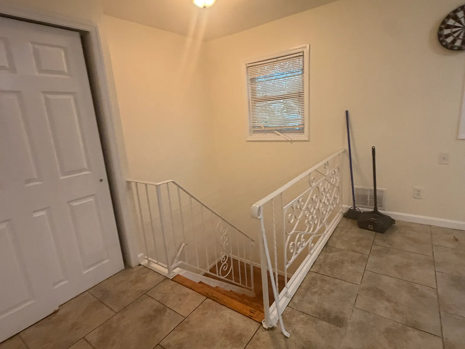 4 bed, 1250 sqft, $3,995 — Photo 3