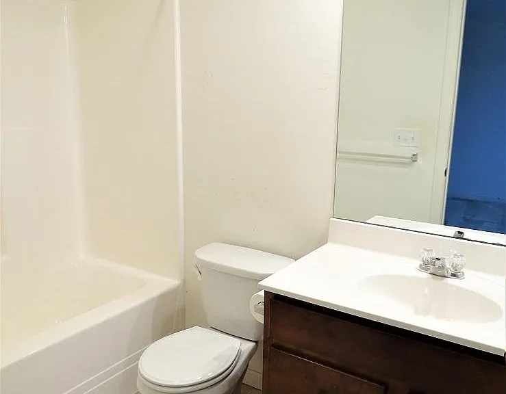 2527 Oakwood Ln — Photo 14