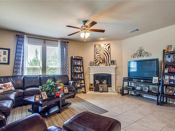 5th image of 680 English Ivy Dr