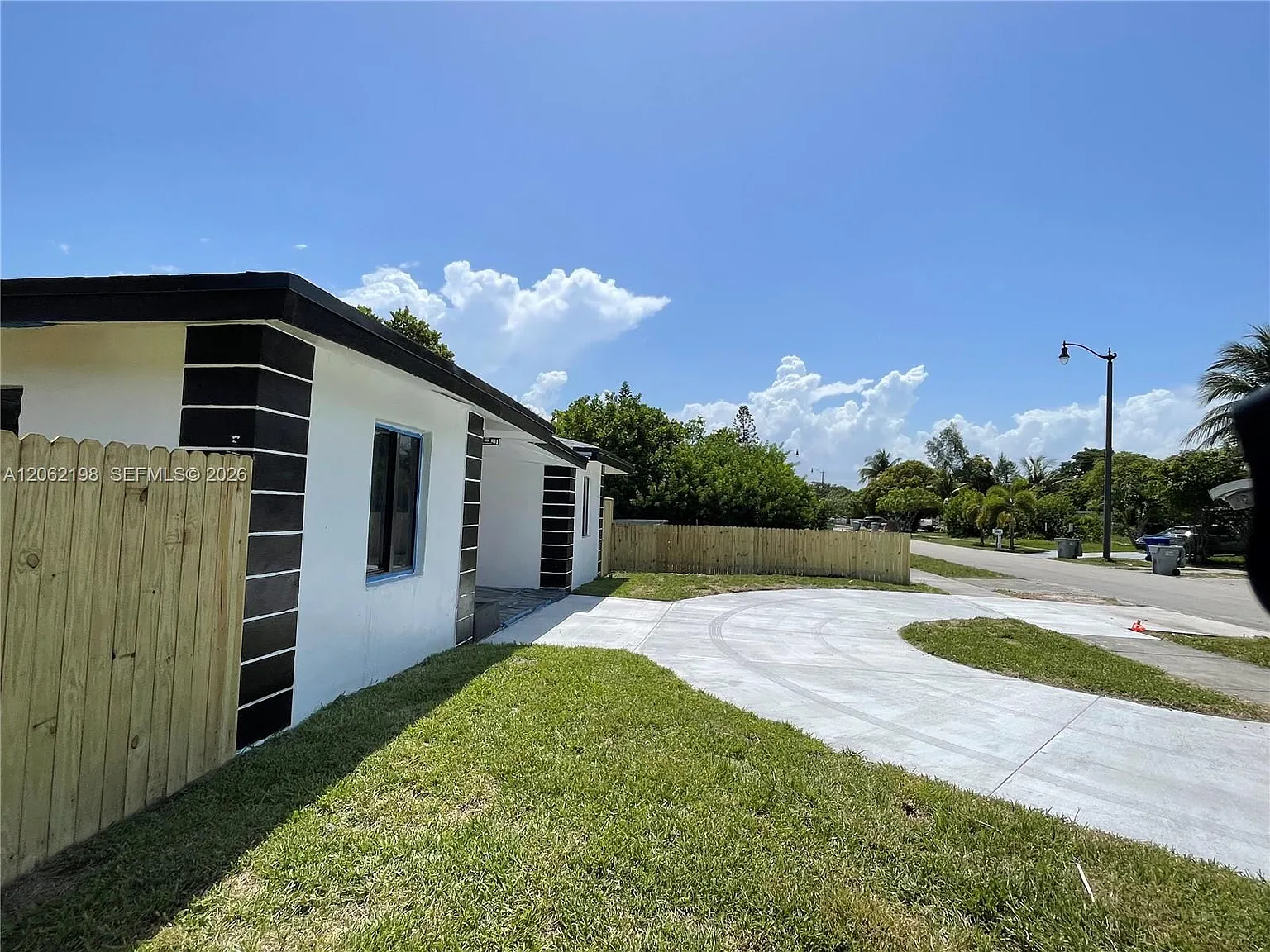 4 bed, 2.0 bath, 1412 sqft, $3,800 — Photo 4