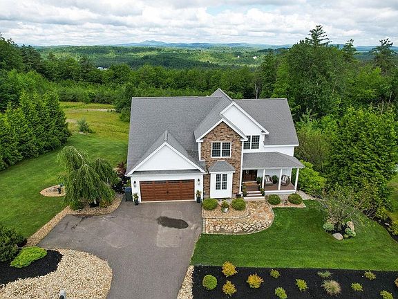 3rd image of 32 Hutchinson Lane