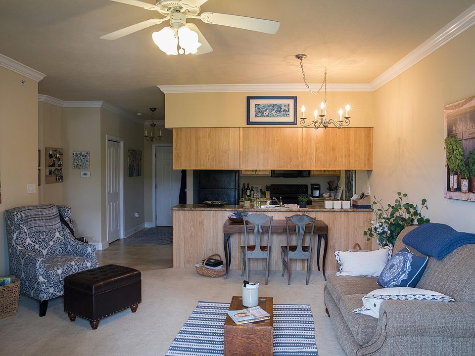 1st image of 2723 Suncrest Vlg #2723