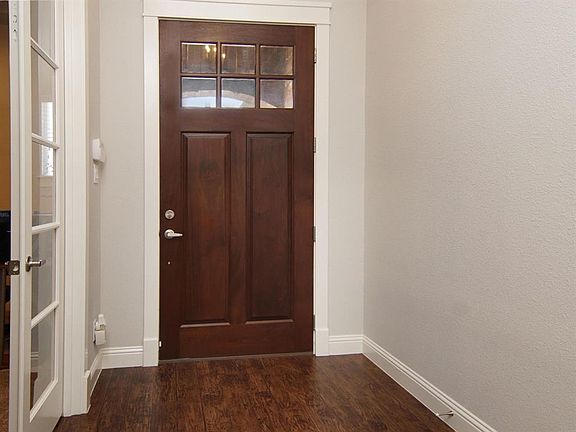 5th image of 429 Blue Star Ct