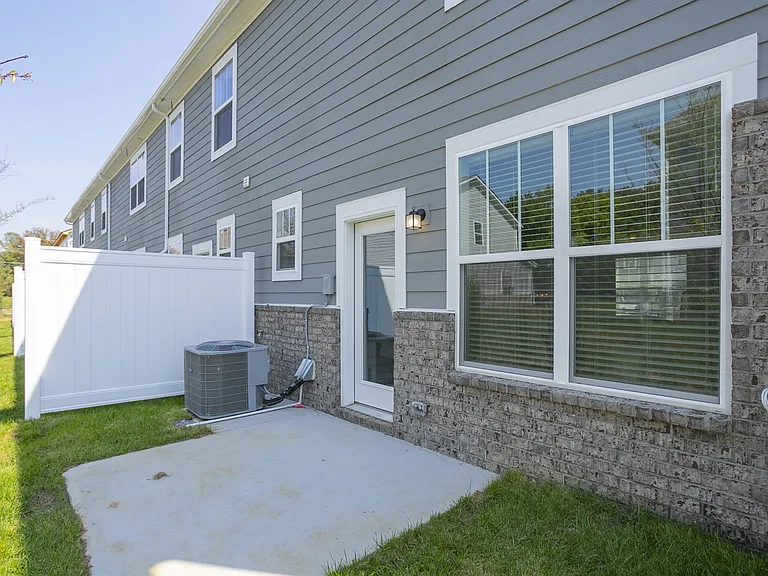 1763 Frodo Way — Photo 37
