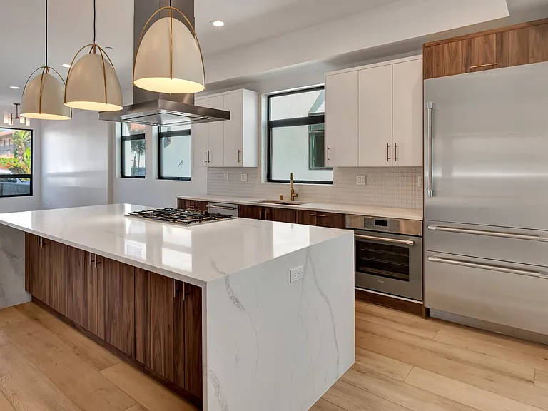 109 Daisy Ave #4 — Photo 37