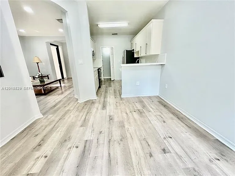 607 NE 35th Ave #607 — Photo 13