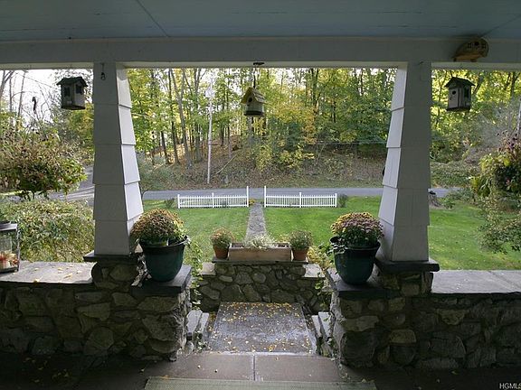 3rd image of 51 Woodside Dr