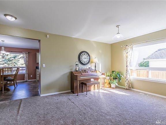 5th image of 11317 177th Ave E