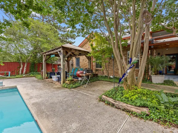 907 Green Terrace Ln, Duncanville, TX 75137