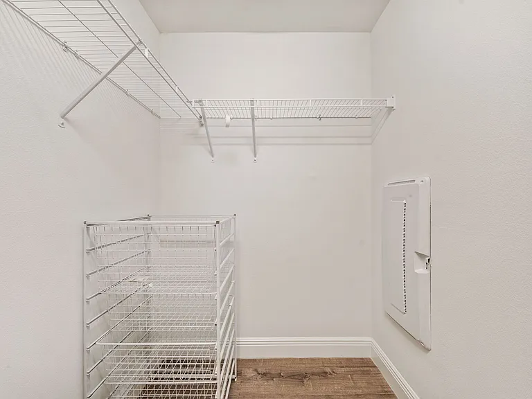 Closet 1
