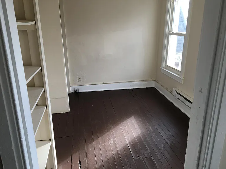 248 Roosevelt Ave #2 — Photo 12