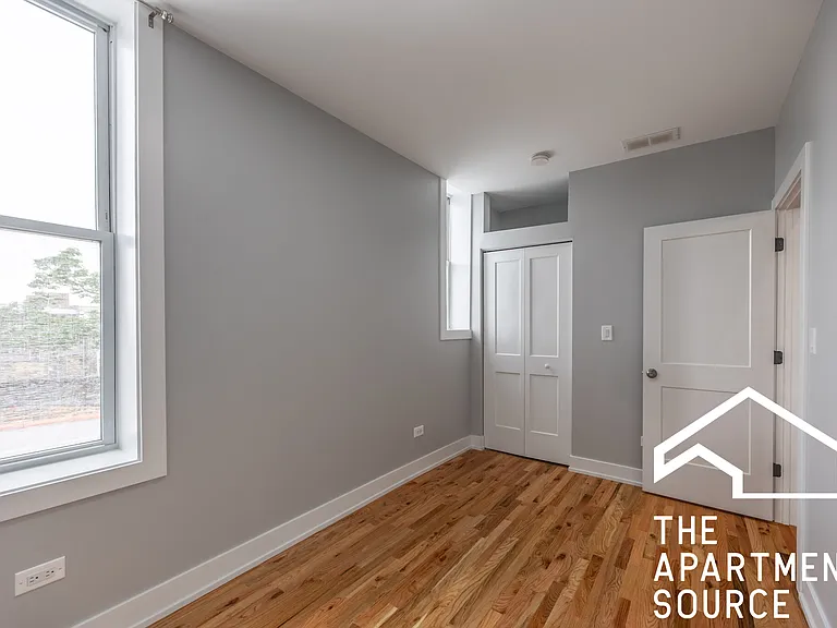 3328 W Congress Pkwy #3 — Photo 6