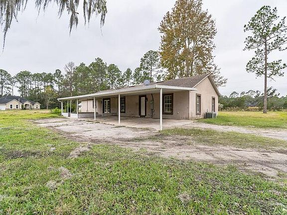 3rd image of 136 Cypress Dr