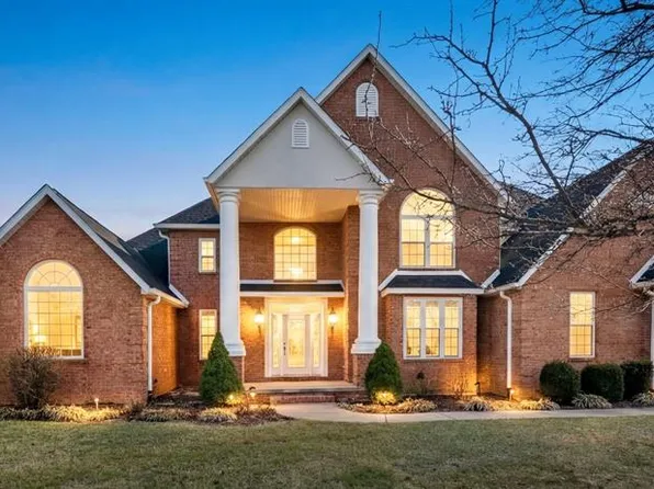 1676 Lancaster Dr, O'Fallon, IL 62269