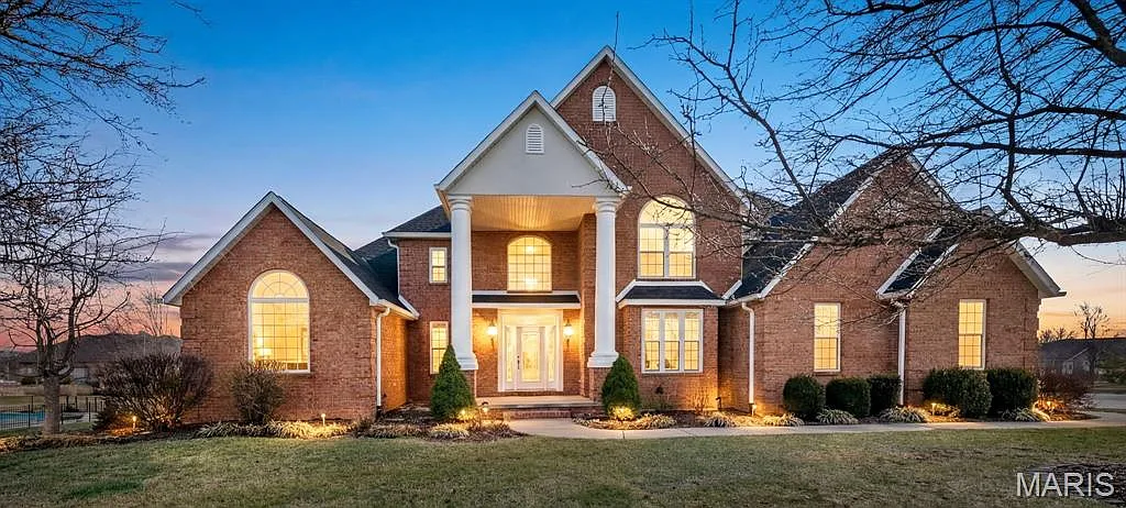1676 Lancaster Dr photo 1