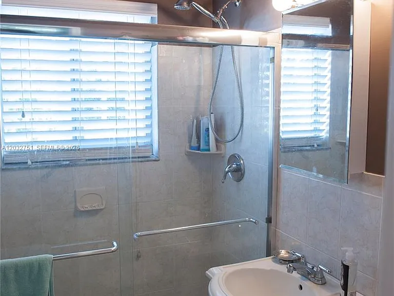 1840 James Ave #10 — Photo 5