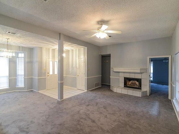 3rd image of 1316 Crosscreek Ln