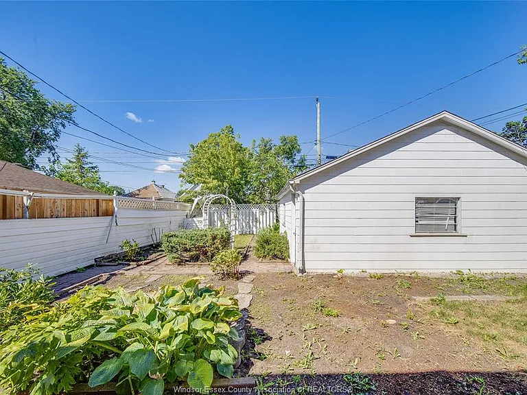 1715 Alexis Rd #LOWER — Photo 47