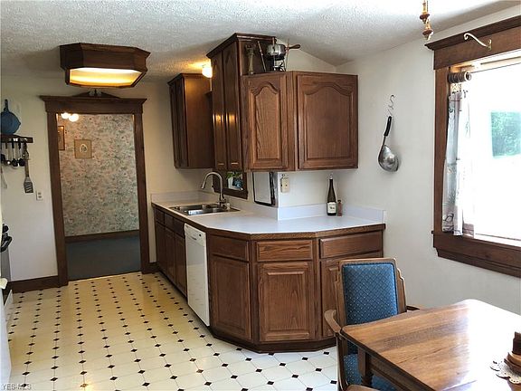 4th image of 9133 Seminole Ln