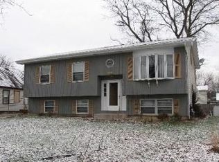 412 E Shorewood Rd, Round lake beach, IL 60073