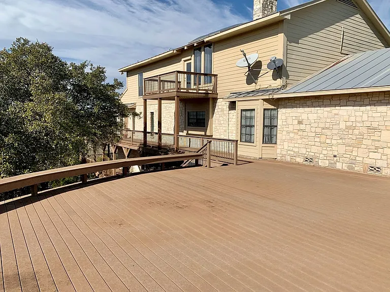 305 State Highway 46 — Photo 16