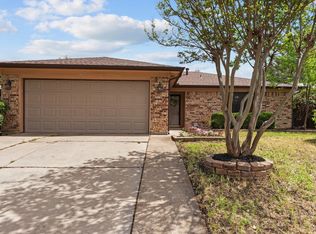 7112 Wayfarer Trl, Fort Worth, TX 76137