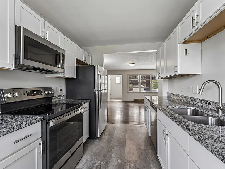 Kitchen , additional viewpoint