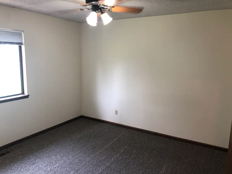 1040 SW Lilly Cir — Photo 9